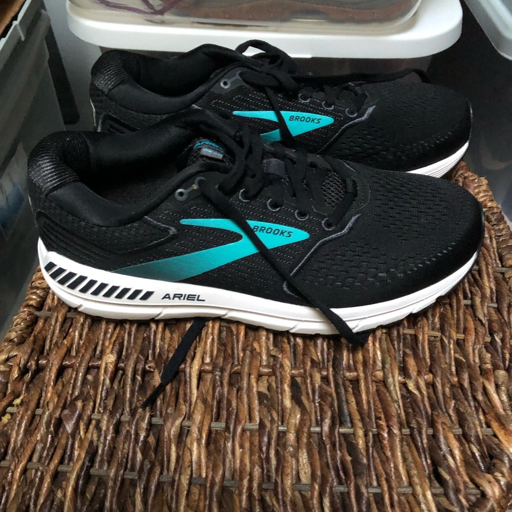 Brooks Black and Teal Athletic Sneakers - Picture 2 of 3